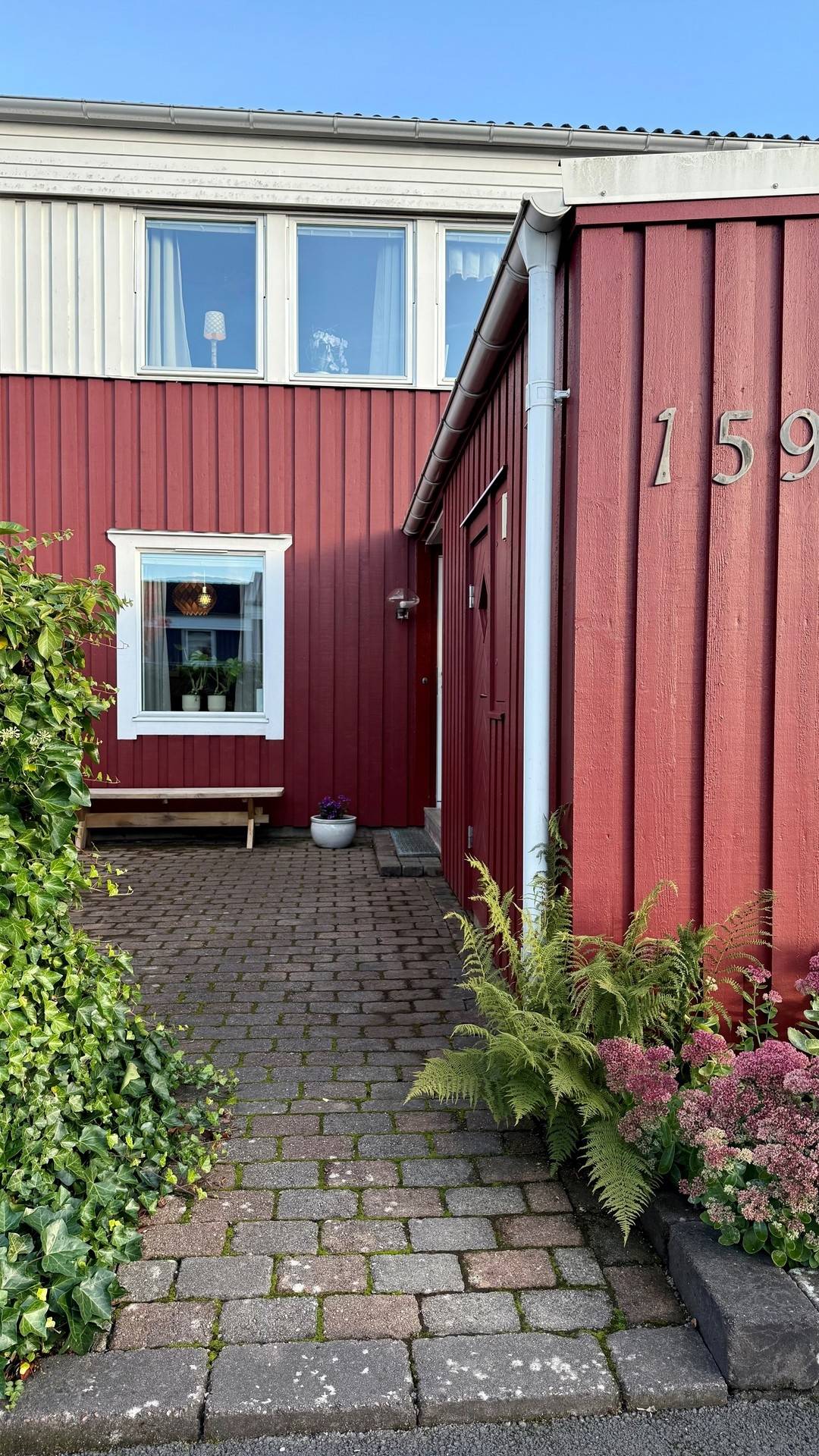 5 rum Radhus på Tvetgatan 159 Tveten Kungälvs kommun - bild 1