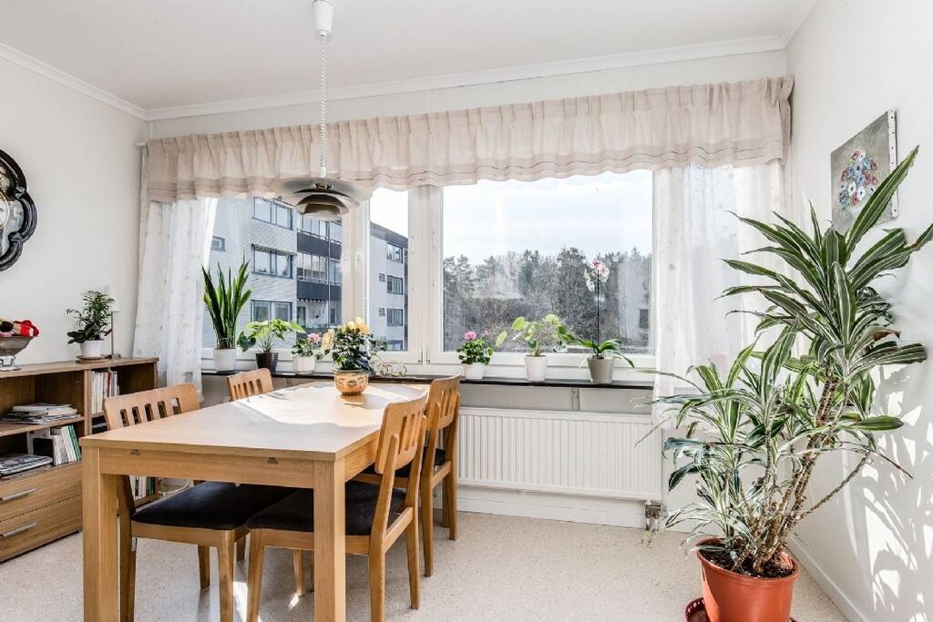 3 rum Lägenhet på Svartkärrsvägen 24 Saltsjöbaden Nacka kommun - bild 3