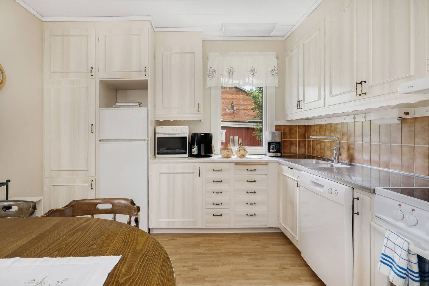 3 rum Villa på Humlevägen 5 Kumla Kyrkby Sala kommun - bild 2