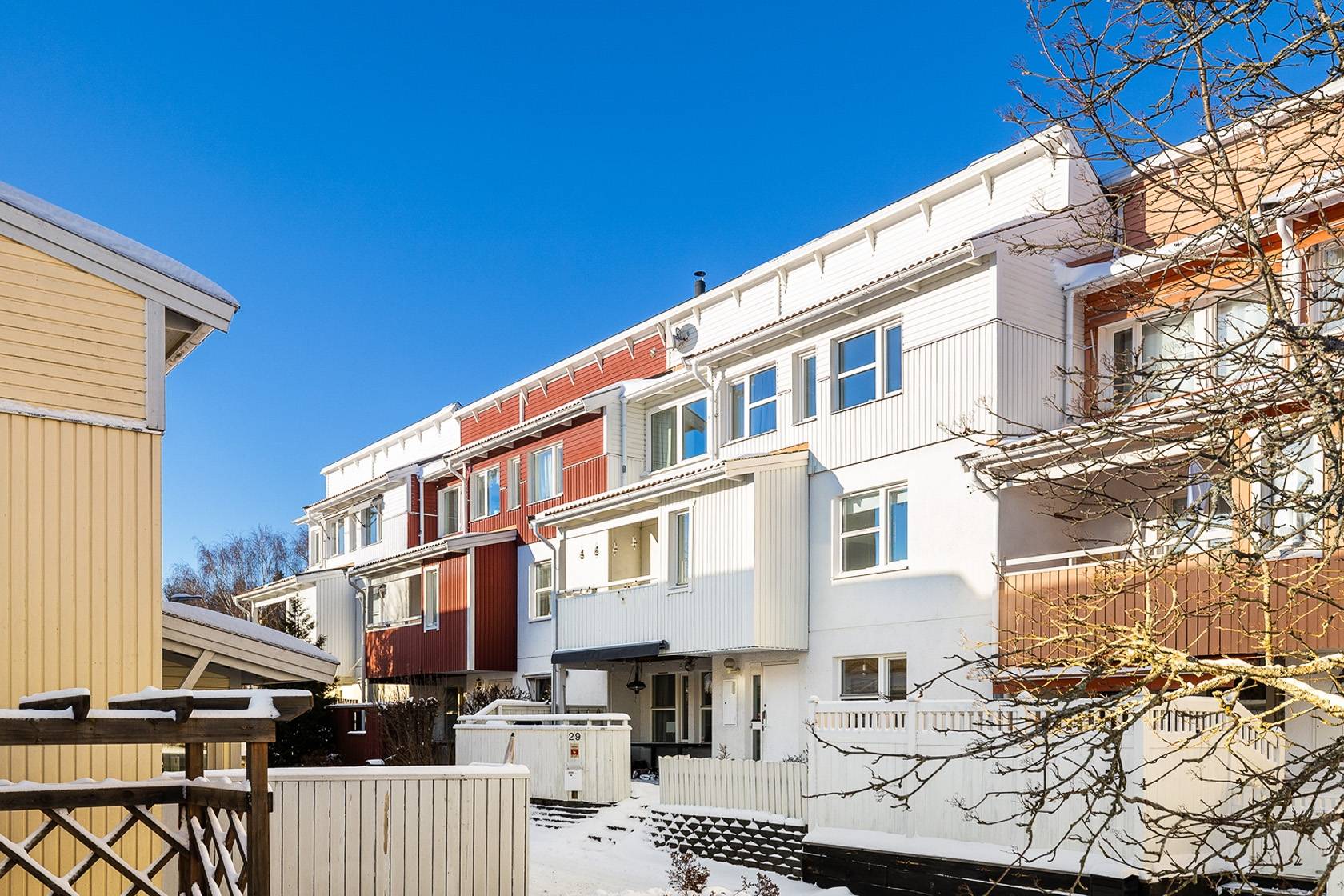 6 rum Radhus på Kaveldunsgränd 29 Viby Sollentuna kommun - bild 2