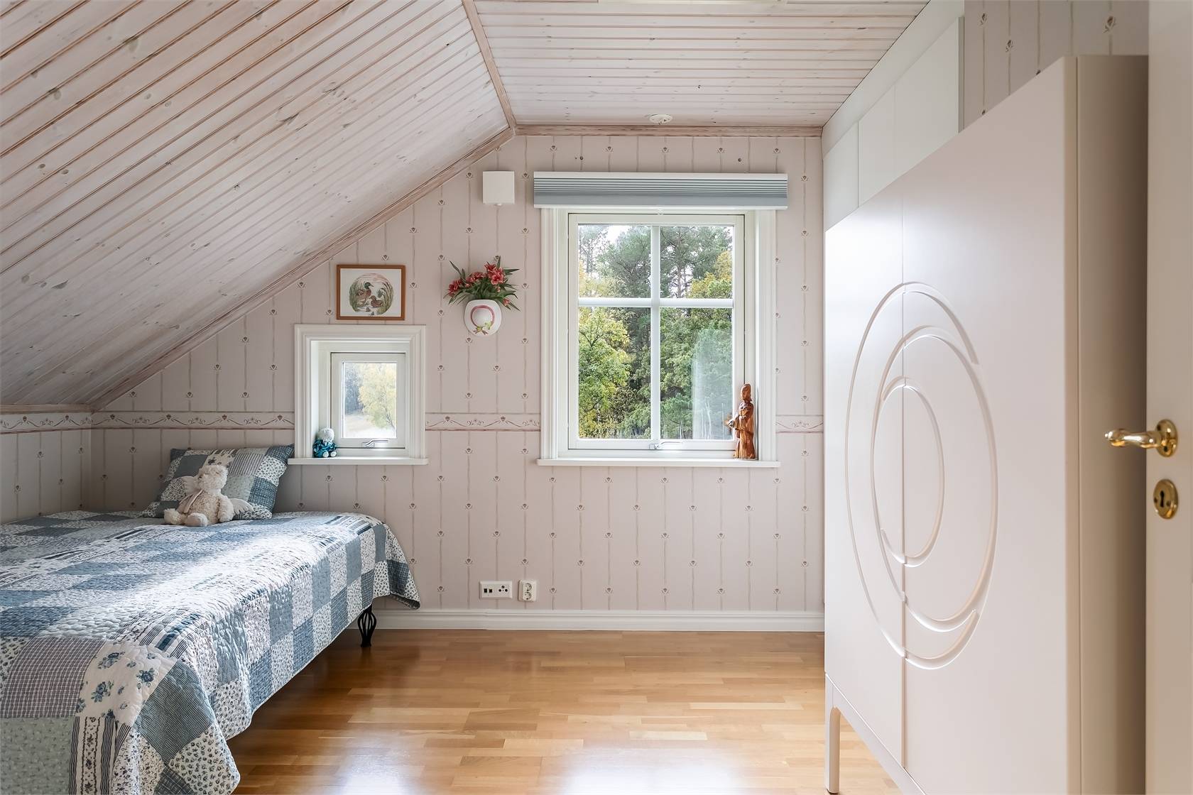 6 rum Gård/skog på Gröna gångens väg 6 Bro Upplands-Bro kommun - bild 23
