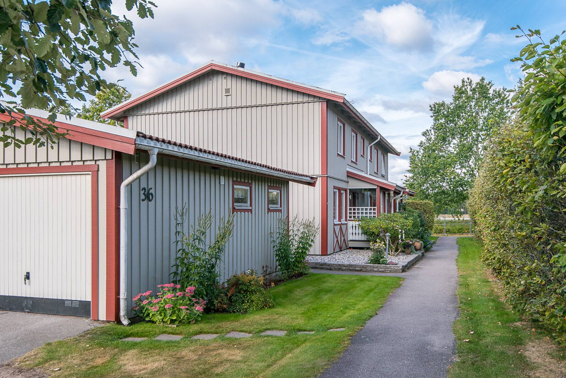 5 rum Par-/kedje-/radhus på Stugvägen 36 A Svärtinge Norrköpings kommun - bild 2