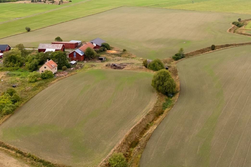Gård med jordbruk på Funbo-Åkerby 61 Gunsta Uppsala kommun - bild 2