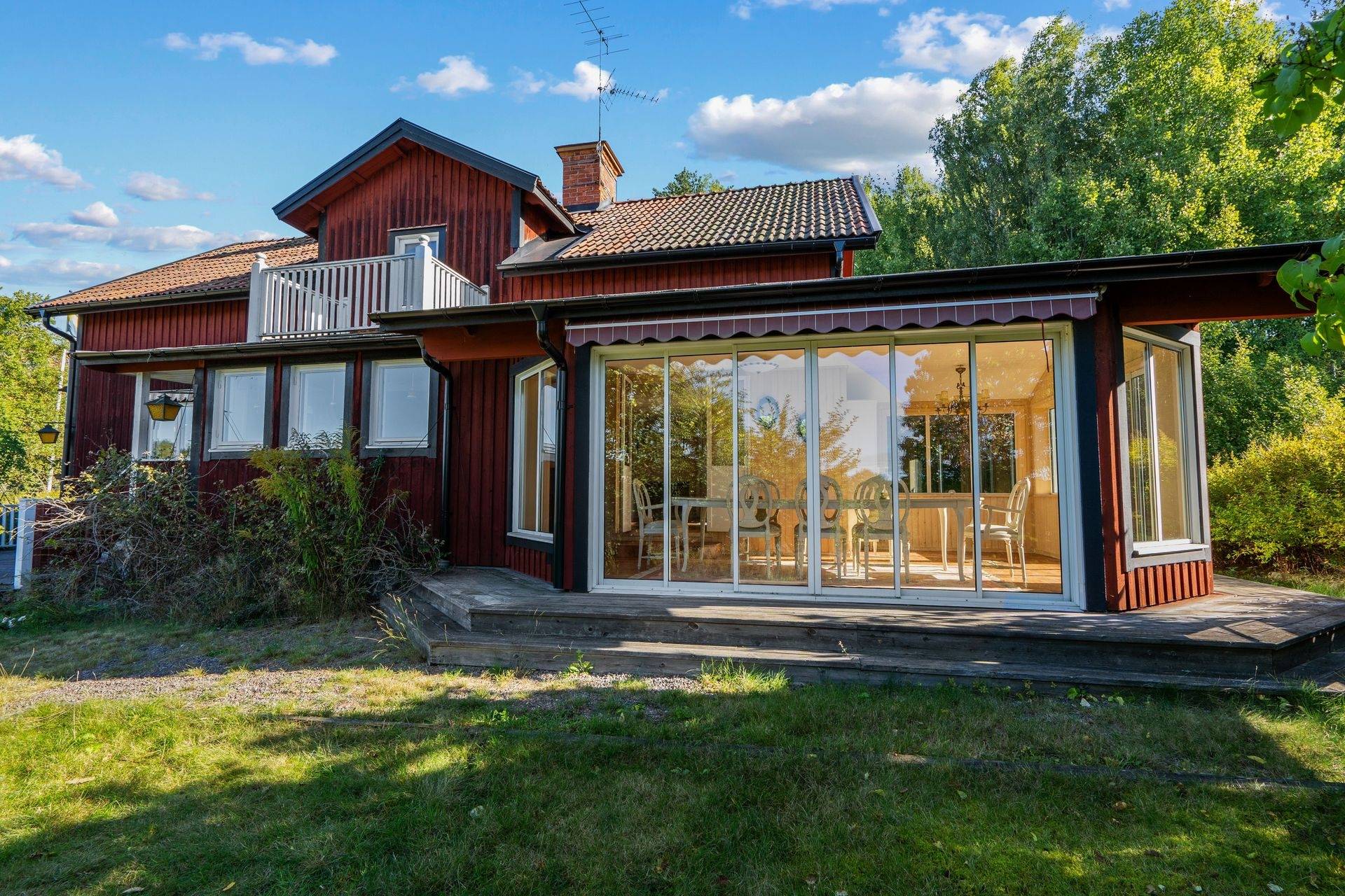 Gård/skog på Harry Martinsons väg 4 Vårdinge Södertälje kommun - bild 2