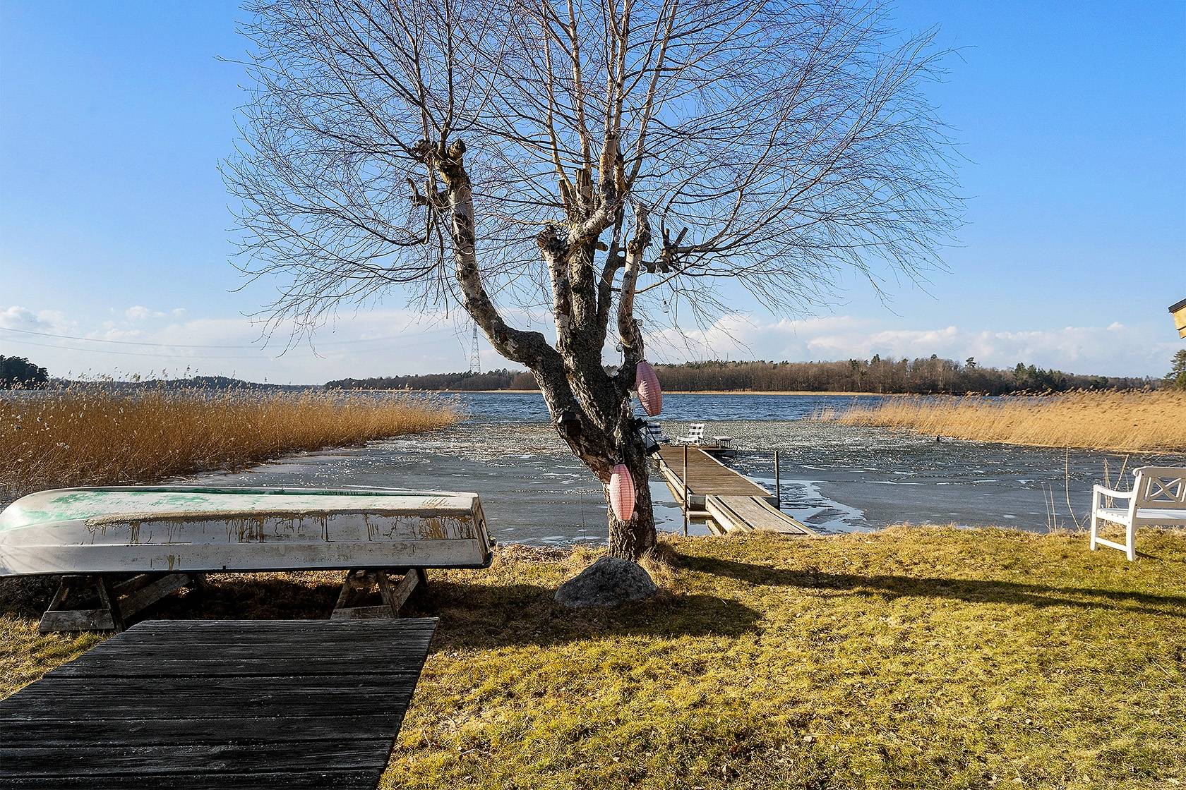6 rum gård utan jordbruk på Långbacka Hasselbacken 1-3 Färingsö Kungsberga, Ekerö kommun - bild 2