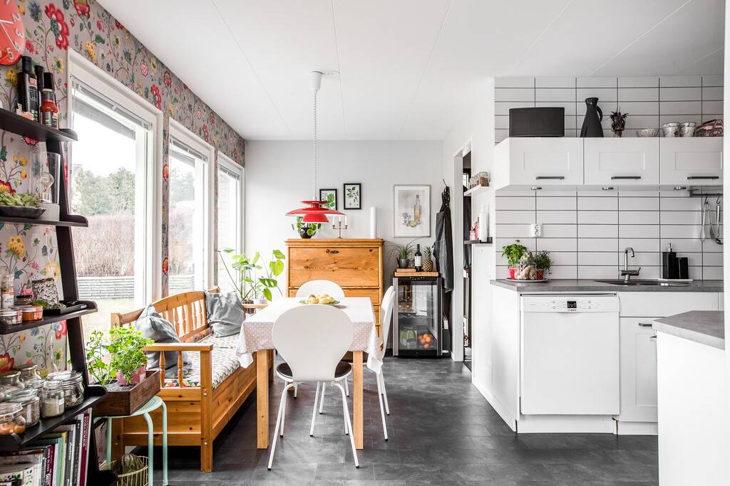 6 rum Villa på Smultronstigen 12 Norra Skogen Karlsborgs kommun - bild 9