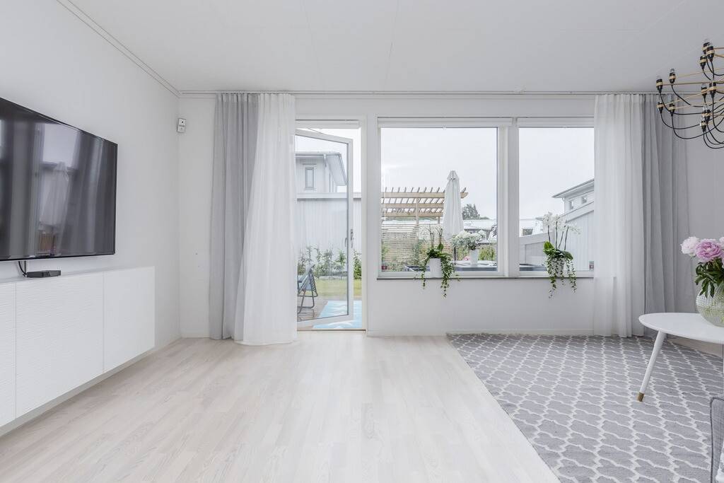 5 rum Par-/kedje-/radhus på Lövsångarvägen 3 Ullna Strand Täby kommun - bild 13