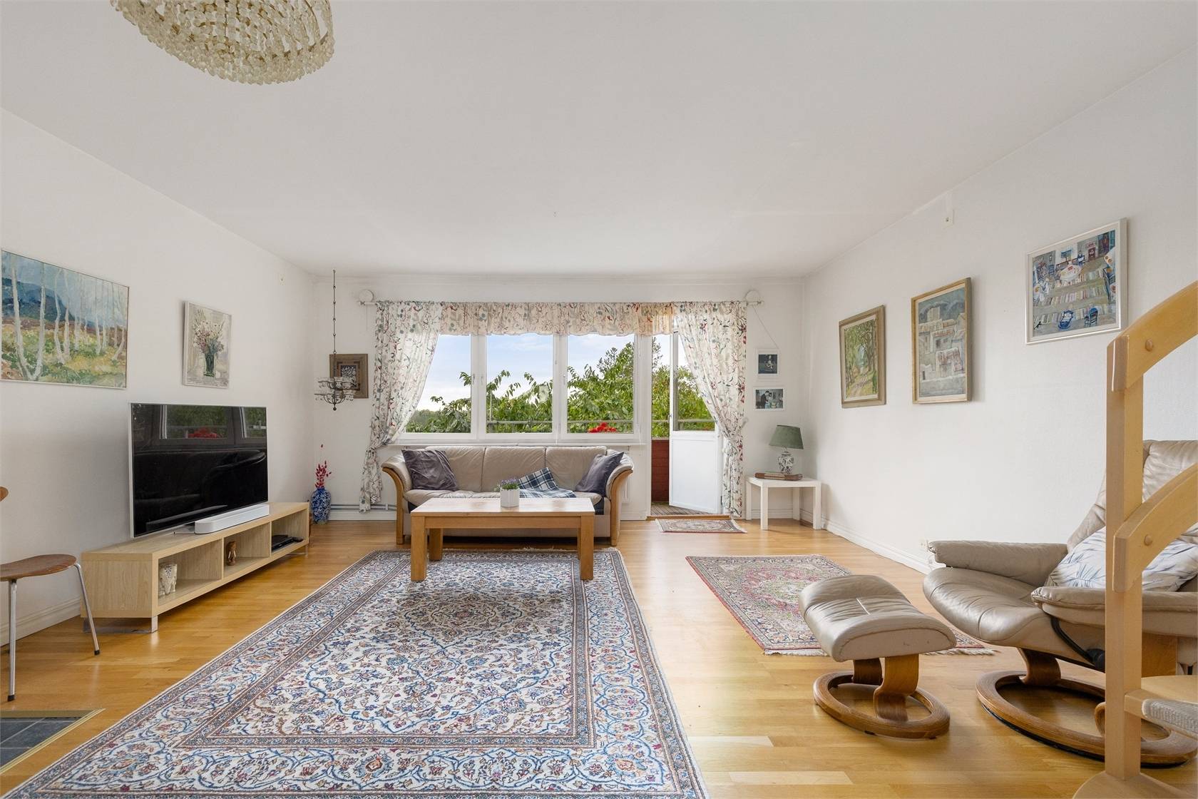 4 rum lägenhet på Ljuskärrsvägen 92 Saltsjöbaden Ljuskärrsberget, Nacka kommun - bild 2