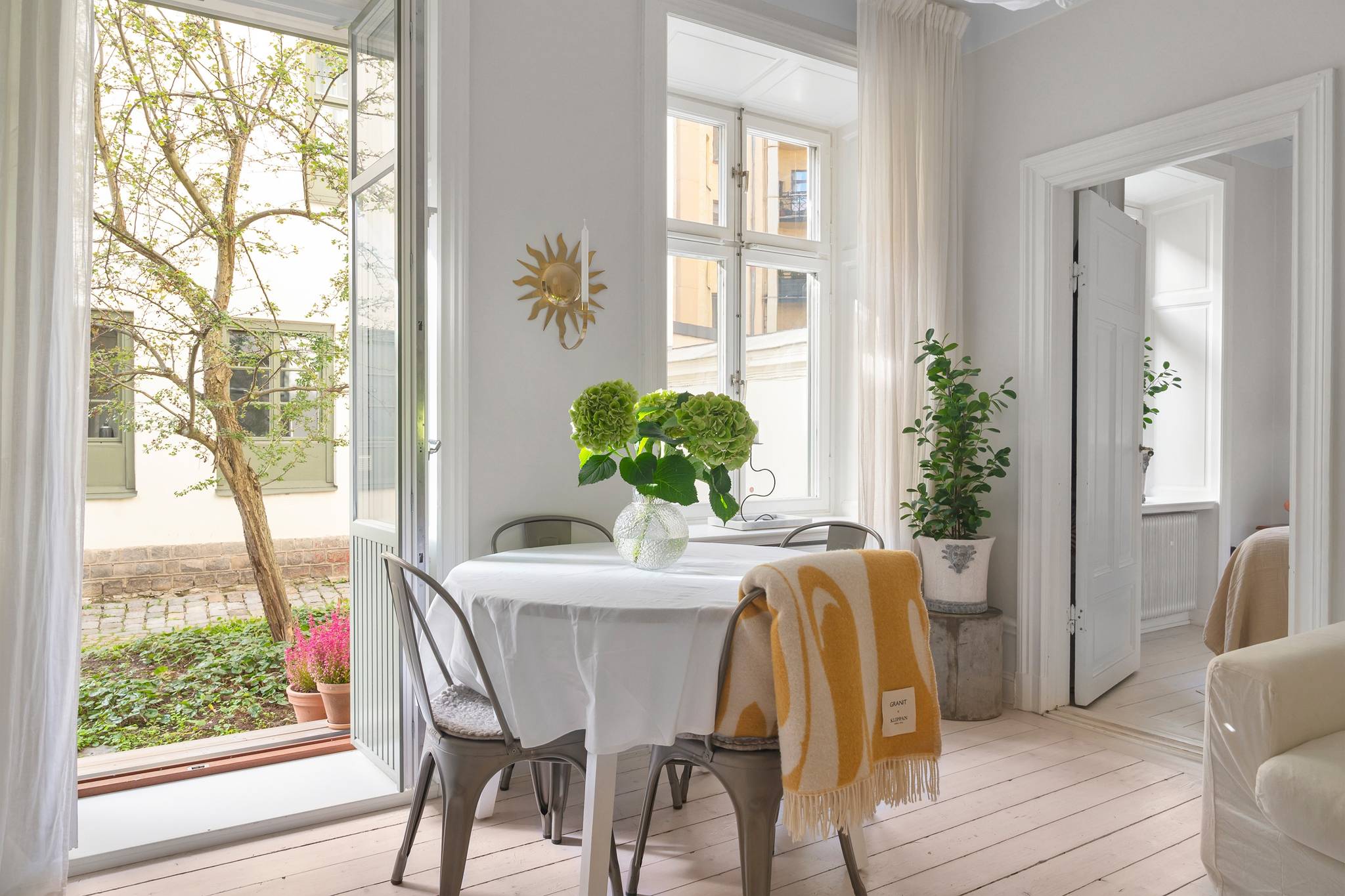 2 rum lägenhet på Vegagatan 15 Vasastan, Stockholms kommun - bild 2