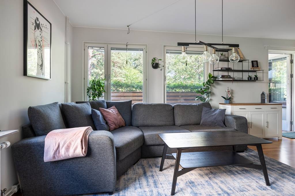 3 rum Lägenhet på Bergtallsvägen 24, uteplats Älvsjö - Långbro Park Stockholms kommun - bild 10