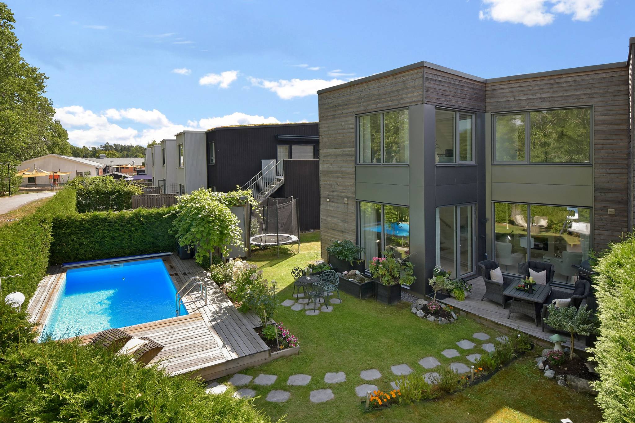 5 rum radhus på Stuterivägen 35 Vattmyra, Järfälla kommun - bild 2