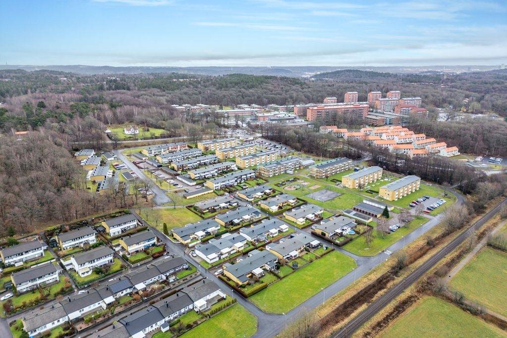 5 rum Radhus på Sandrevelsvägen 33 Hisings Backa Skogome Göteborgs kommun - bild 52