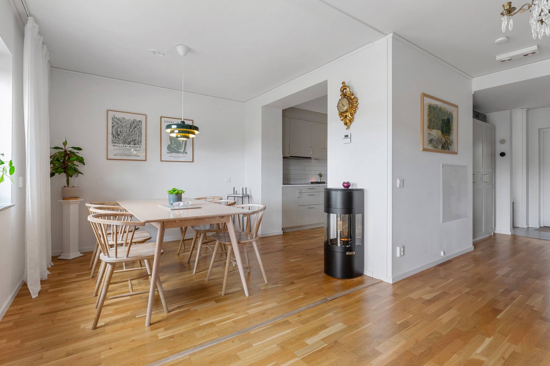 8 rum Radhus på Älvsundavägen 48 Eds Allé/Runby Upplands Väsby kommun - bild 11