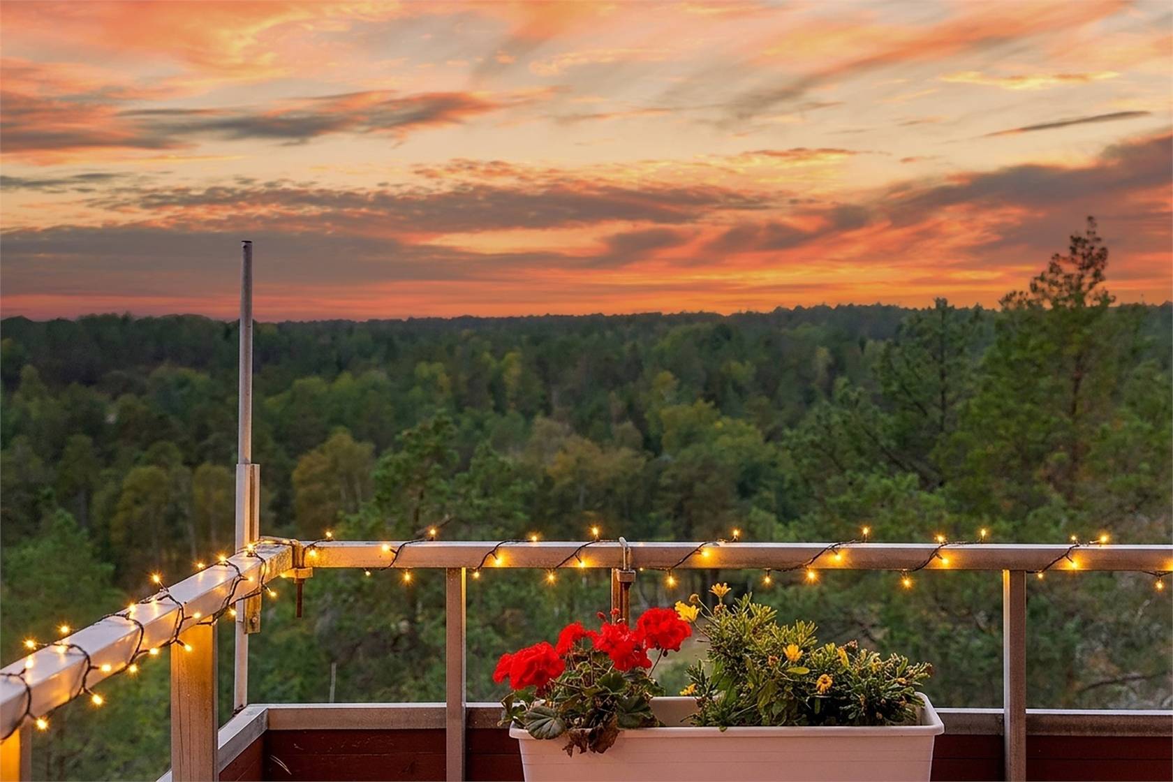 4 rum lägenhet på Ljuskärrsvägen 92 Saltsjöbaden Ljuskärrsberget, Nacka kommun - bild 1