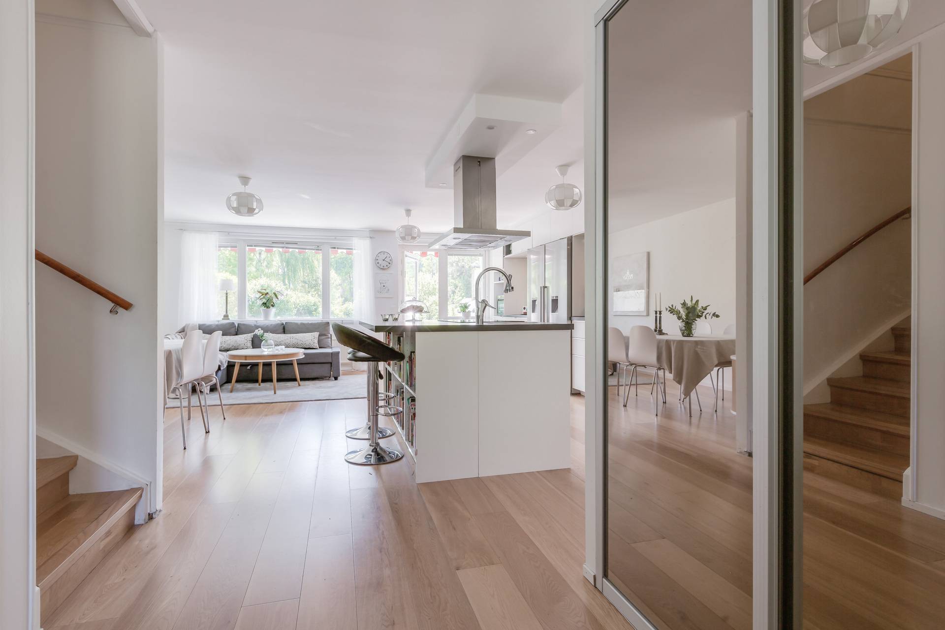 6 rum Radhus på Akvarievägen 43 Fårdala Tyresö kommun - bild 3