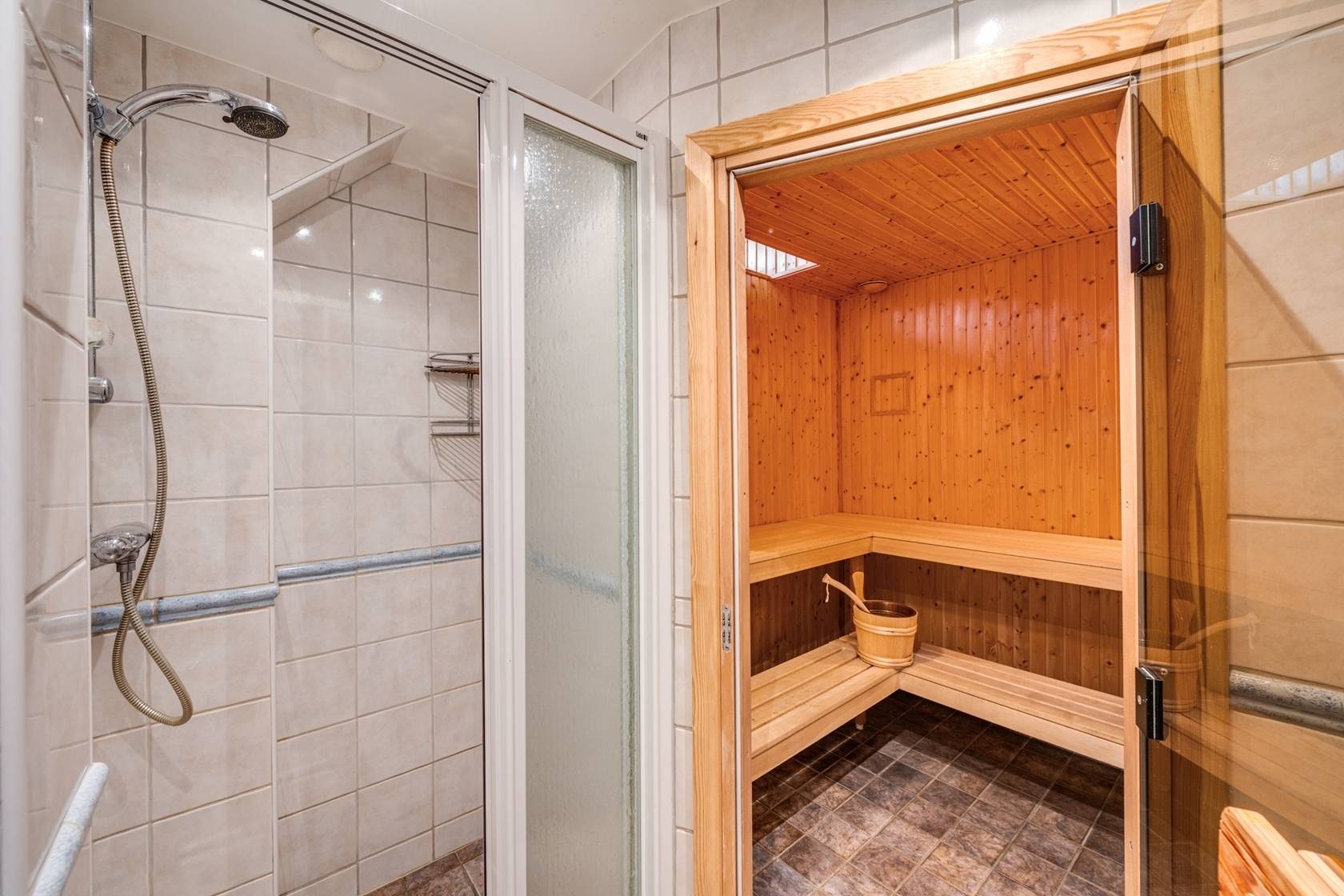 5 rum Radhus på Basgränd 60 Vällingby - Kälvesta Stockholms kommun - bild 25