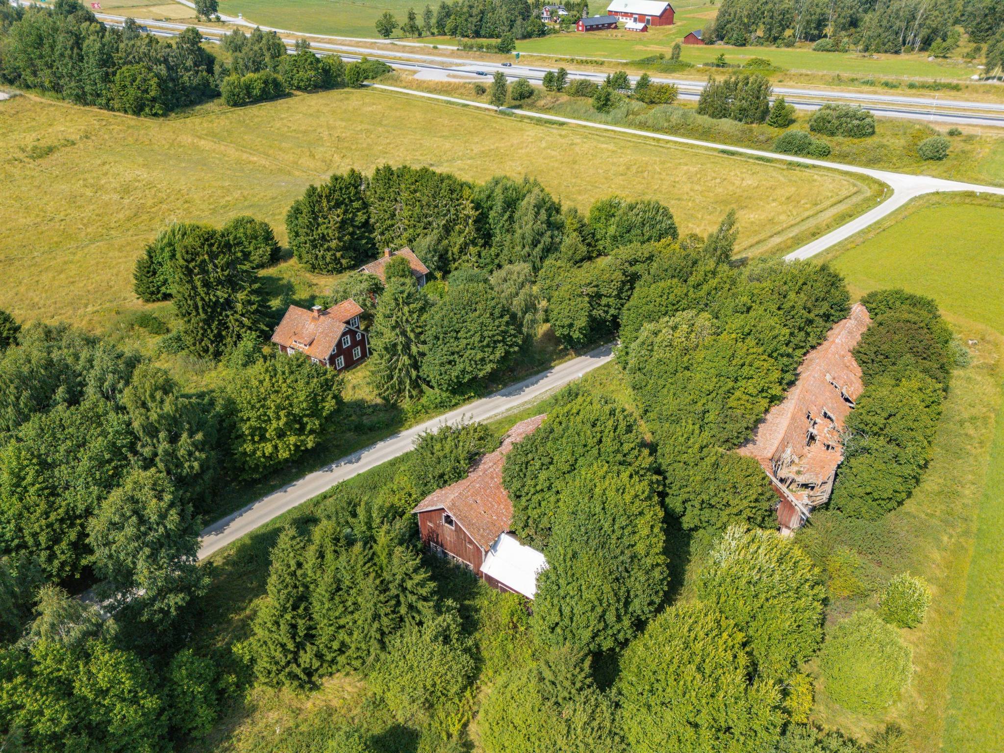 villa på Slyte 406 Lillkyrka, Örebro kommun - bild 1