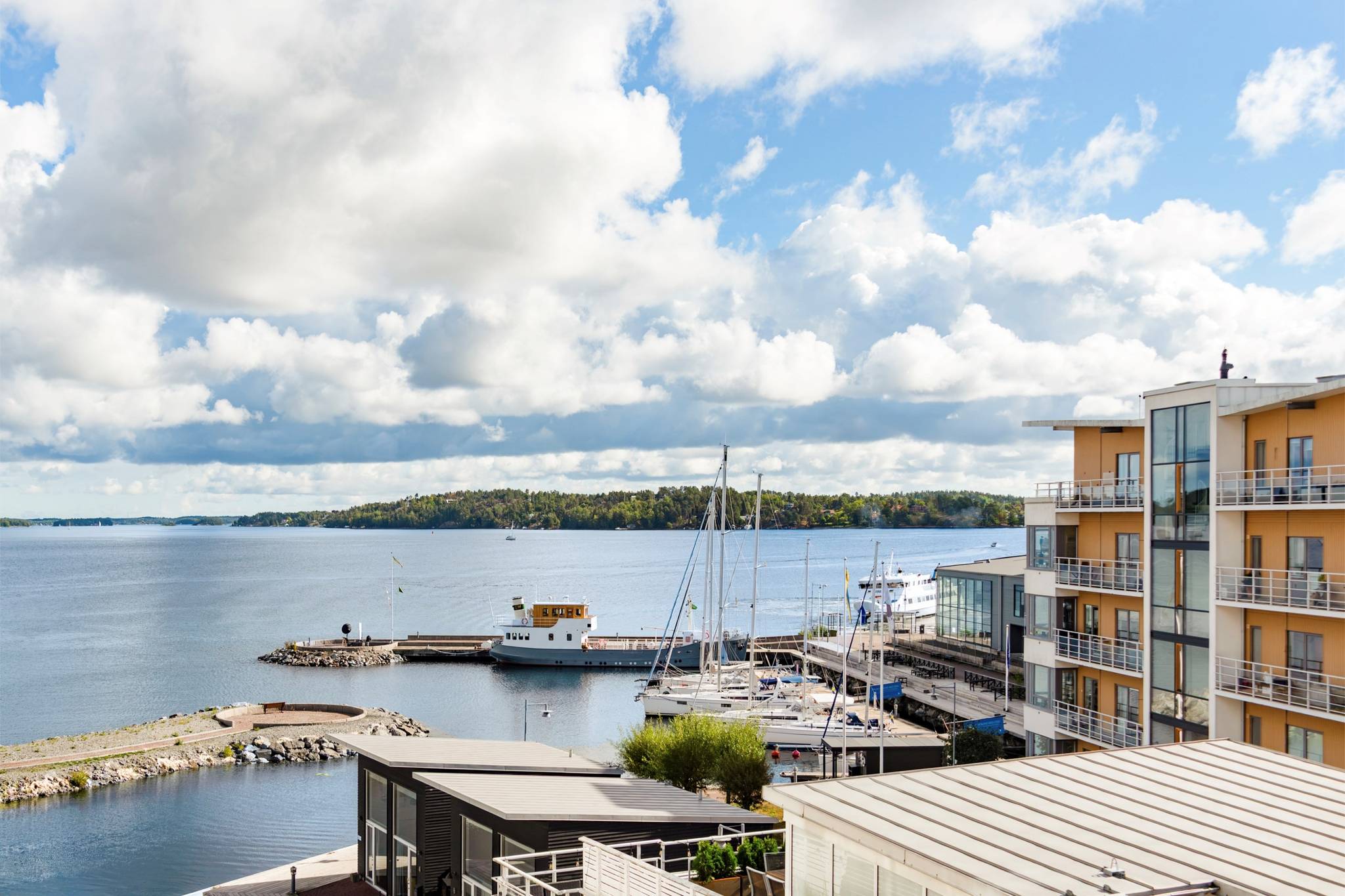 3 rum lägenhet på Hamnvägen 11 Gåshaga Pirar, Lidingö kommun - bild 1