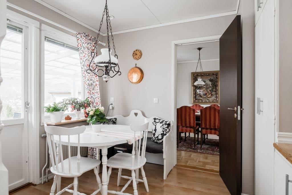 4 rum Villa på Eidsvollsgatan 15 Nyboholm Skara kommun - bild 8