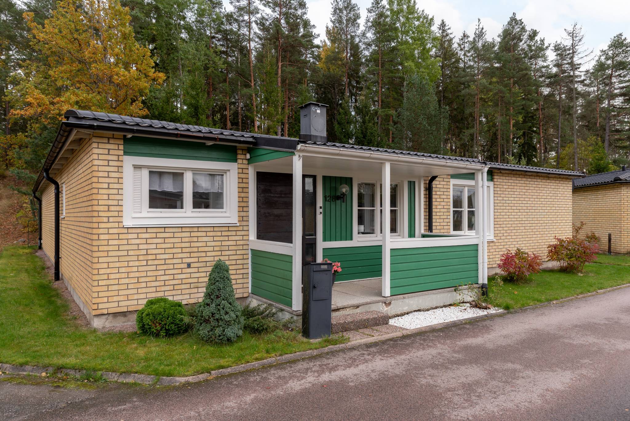 6 rum villa på Rörverksgatan 128 Bäckby, Västerås kommun - bild 1