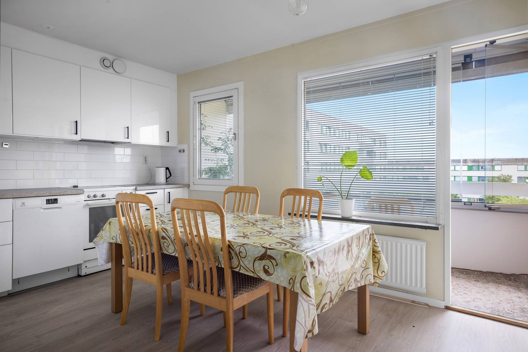 3 rum Lägenhet på Bergshöjden 32 Hallonbergen Sundbybergs kommun - bild 2