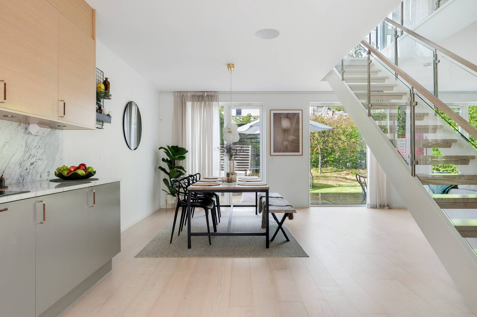6 rum parhus på Lunnarevägen 21B Länna, Huddinge kommun - bild 2