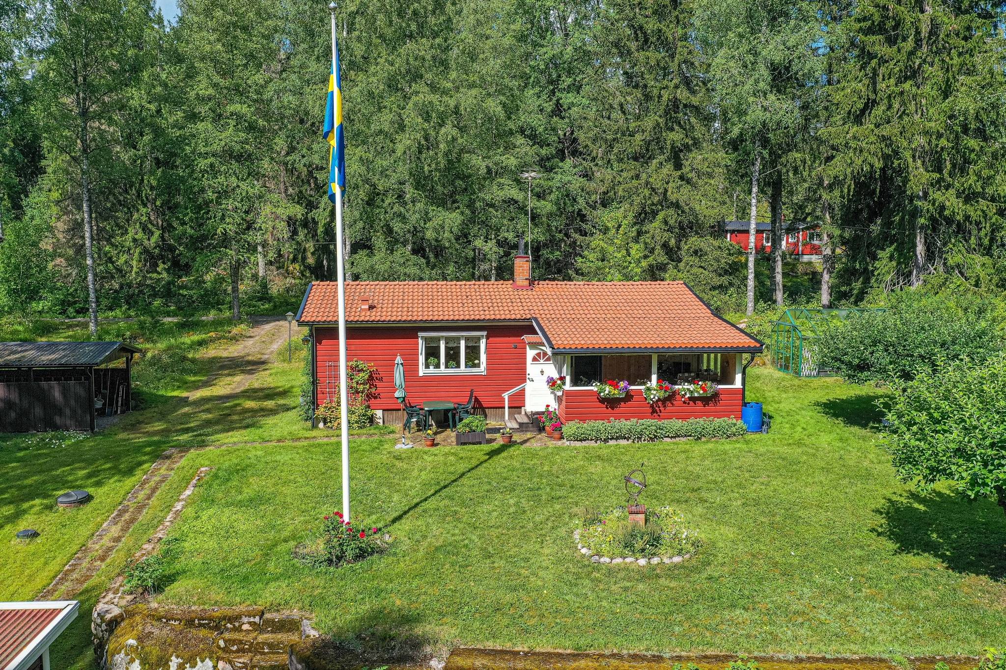 2 rum Fritidshus på Bergsvägen 7 Hålsbo Skinnskattebergs kommun - bild 2
