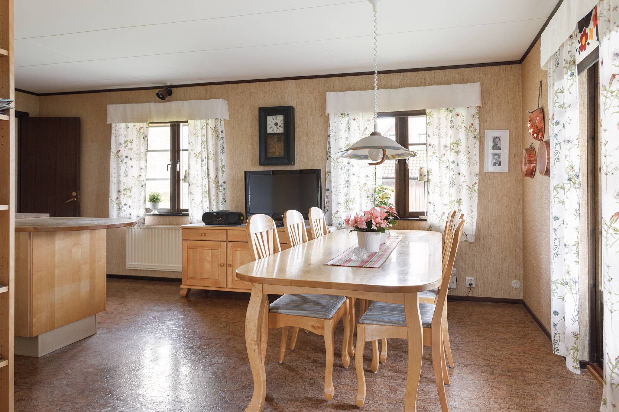 6 rum Villa på Snabbvingevägen 8 Huskvarna - Öxnehaga Jönköpings kommun - bild 2