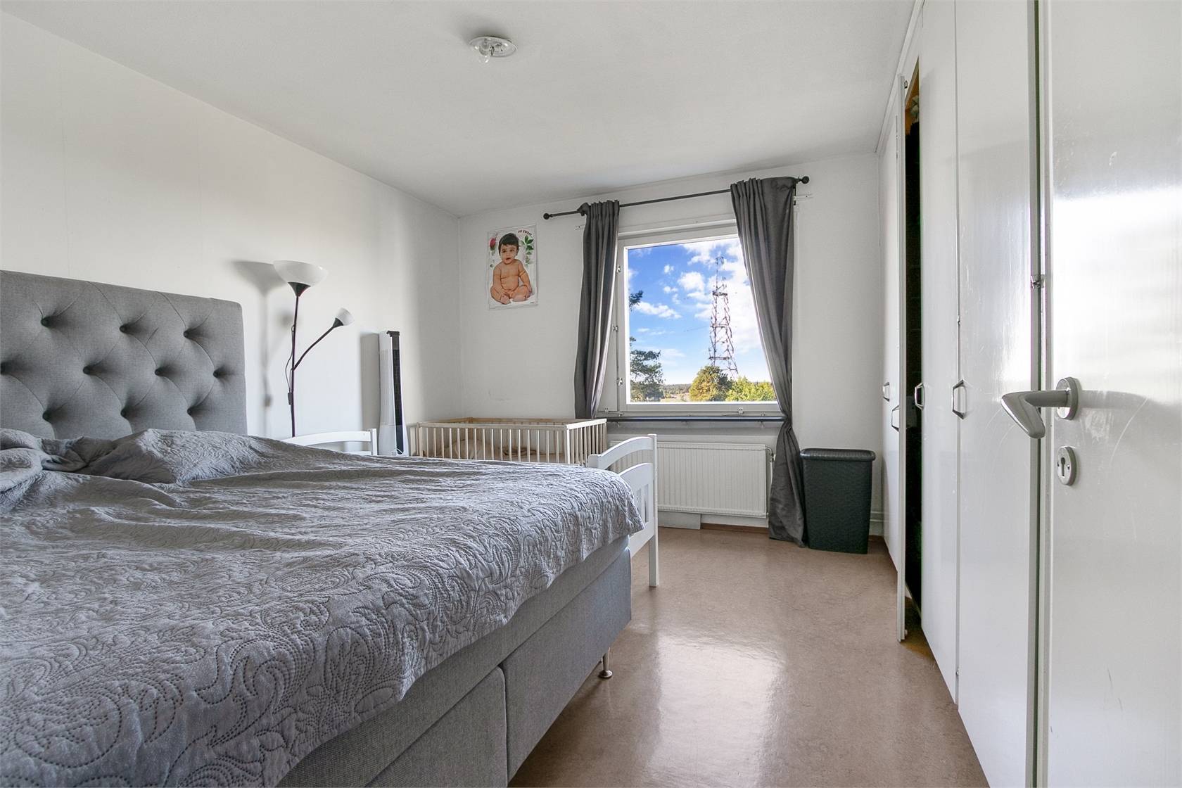 2 rum lägenhet på Domarebacken 16, 6tr Botkyrka Albyberget, Botkyrka kommun - bild 3