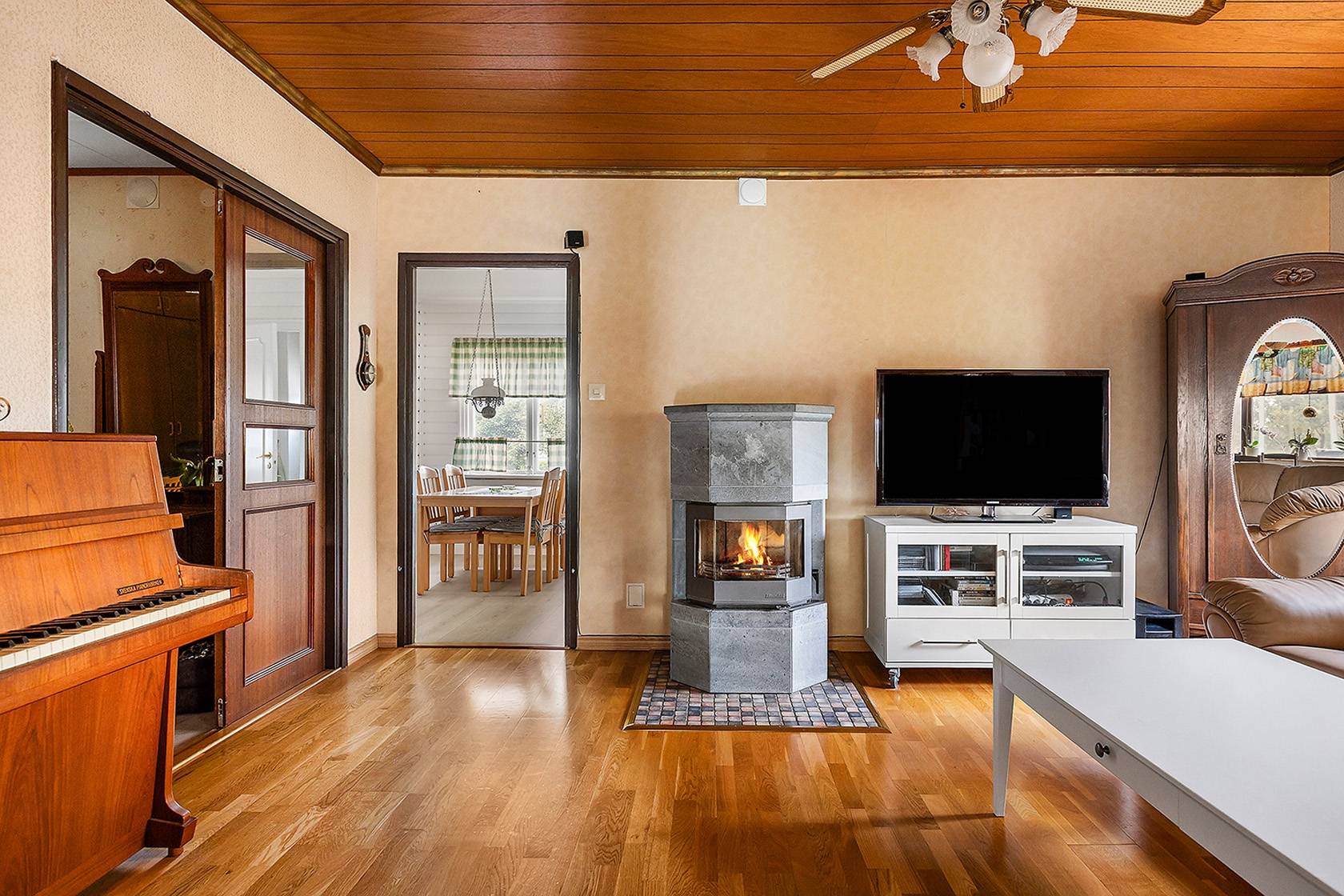 5 rum Villa på Mossbanegatan 77 Haga Kumla kommun - bild 11