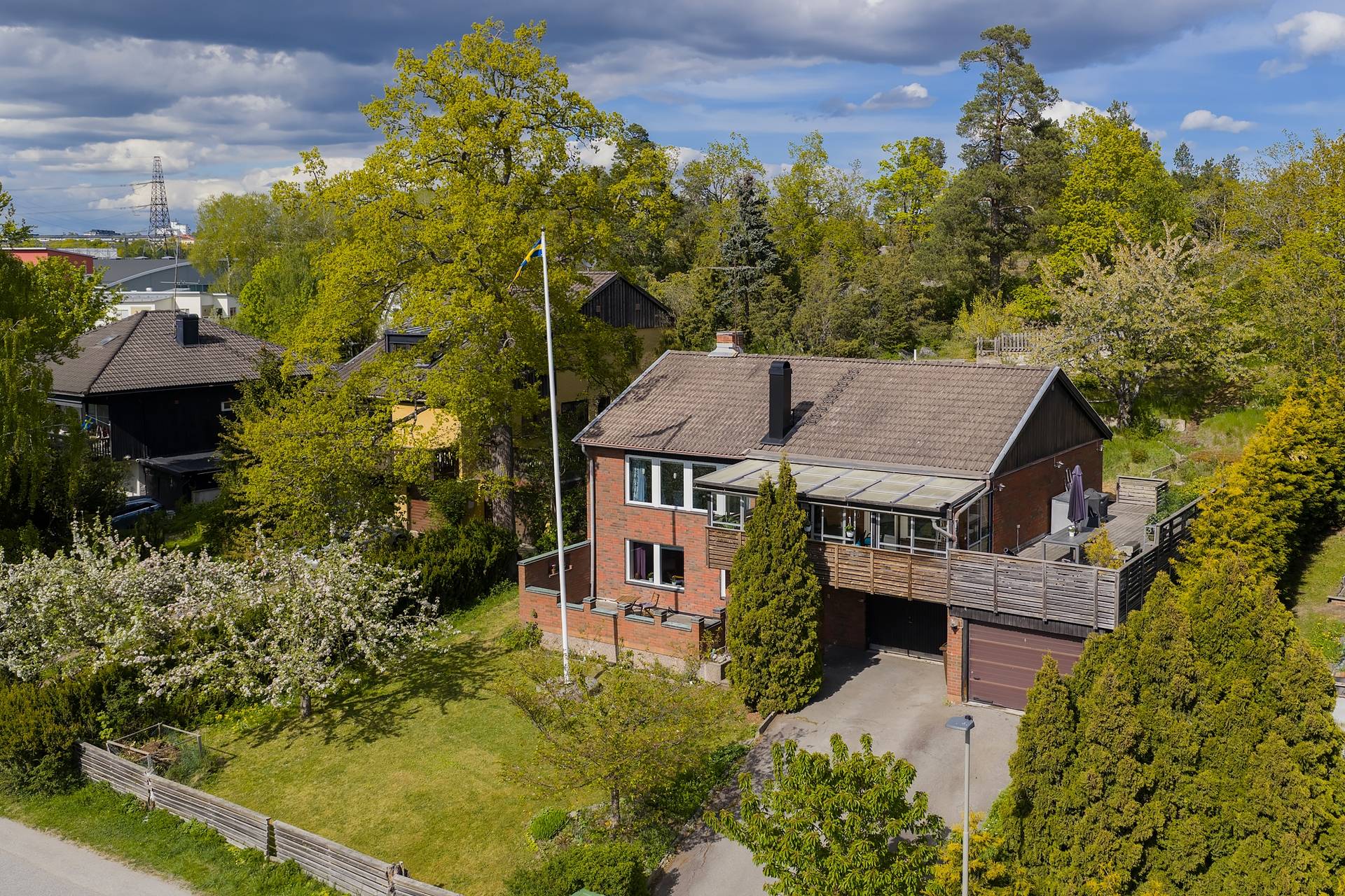 6 rum villa på Verkstadsvägen 22 Segeltorp, Huddinge kommun - bild 1