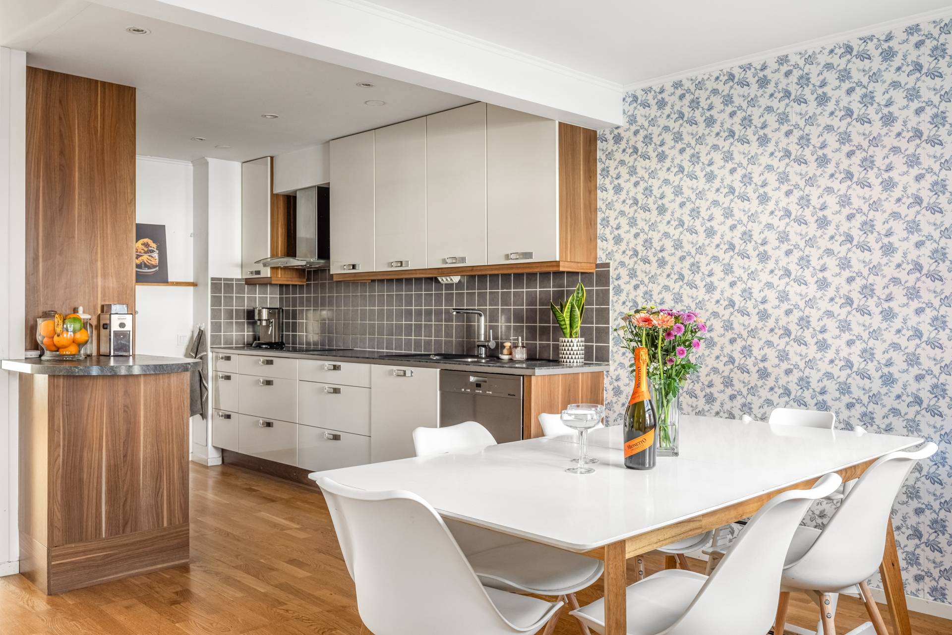6 rum Radhus på Västergården 221 Västergården Vallentuna kommun - bild 2