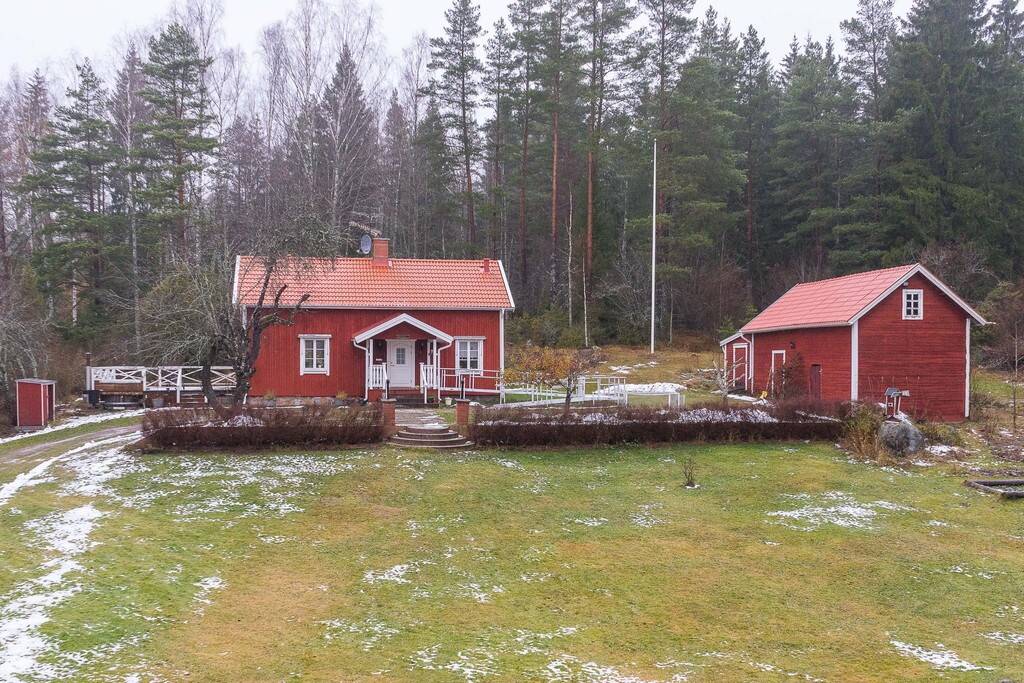 3 rum Vinterbonat fritidshus på Mellösa-Näs Mogetorp Hälleforsnäs Flens kommun - bild 2