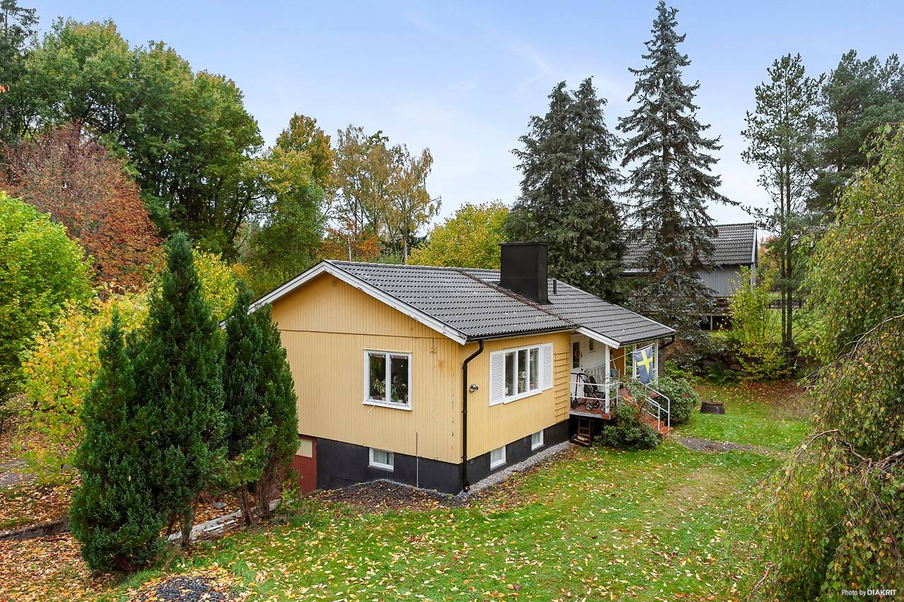 3 rum villa på Hultmans väg 5 Klavreström, Uppvidinge kommun - bild 1