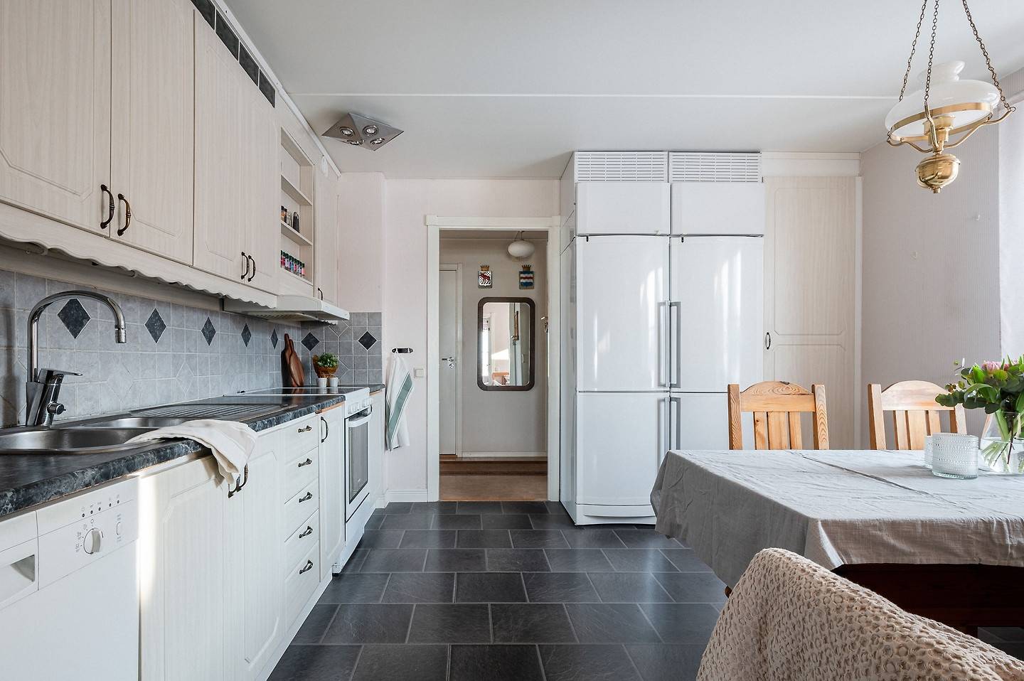 4 rum Lägenhet på Smala Vägen 6B Centralt Sandvikens kommun - bild 4