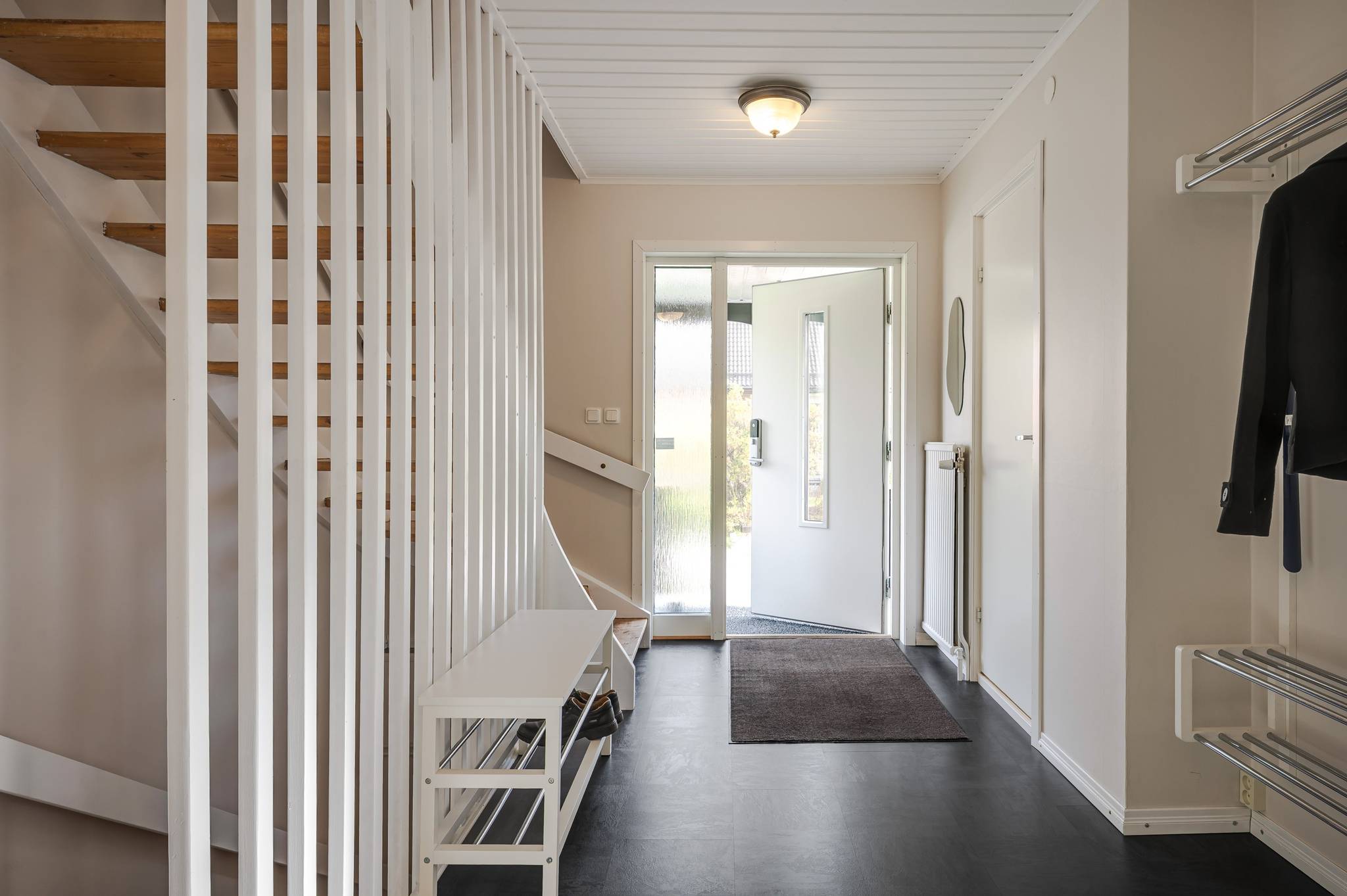 5 rum villa på Reinhold Erikssons väg 3 Själevad, Örnsköldsviks kommun - bild 2