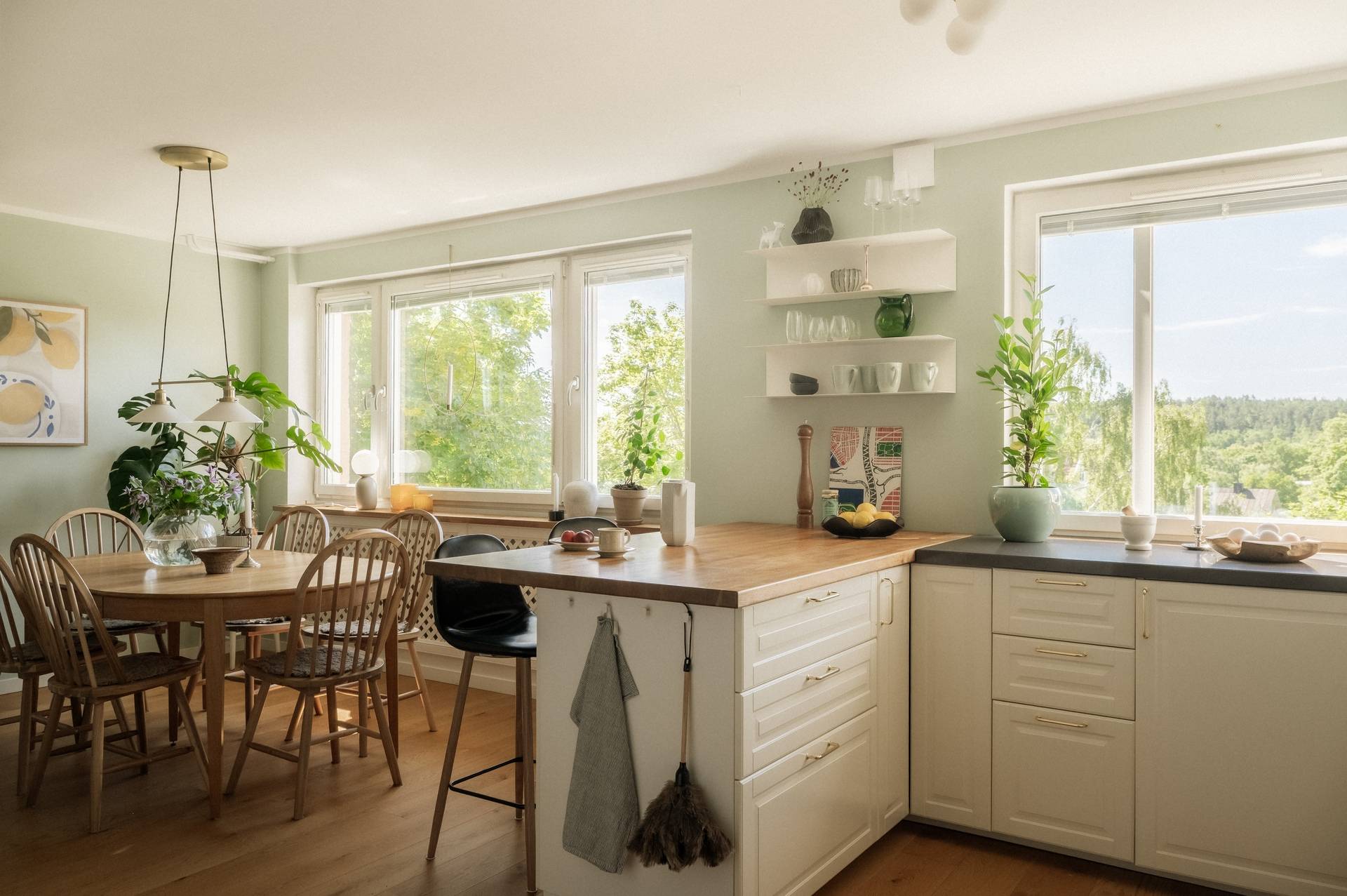 6 rum lägenhet på Becksjudarvägen 23 Finntorp, Nacka kommun - bild 1