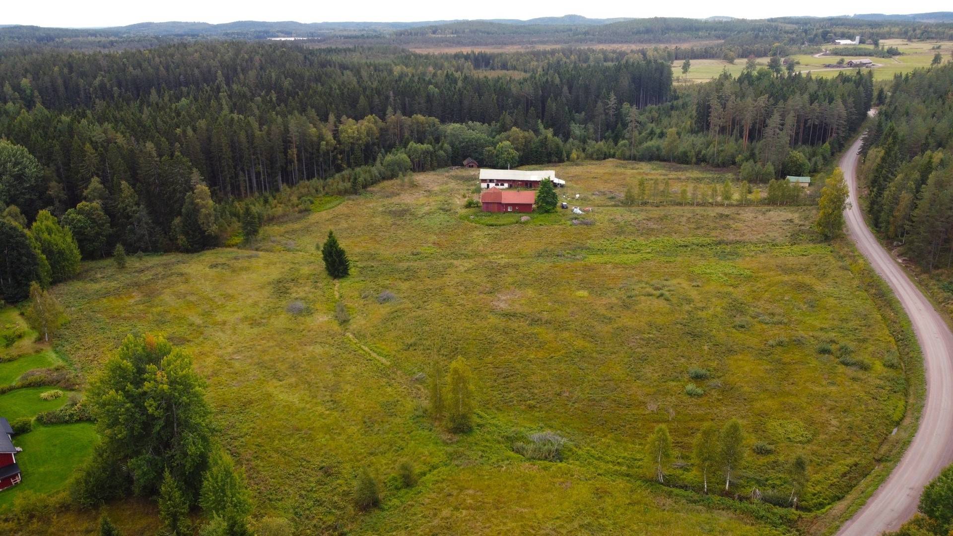 Gård med jordbruk på Snårbotten Gärdet Laggartorp Storfors kommun - bild 1