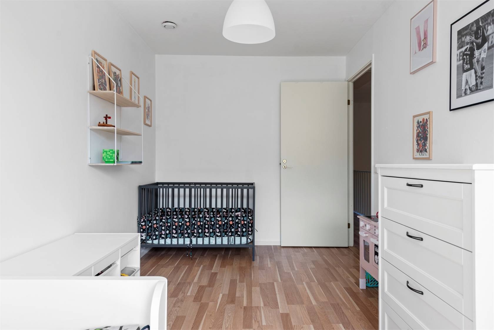 4 rum Radhus på Gransättravägen 147 Margretelund Österåkers kommun - bild 21