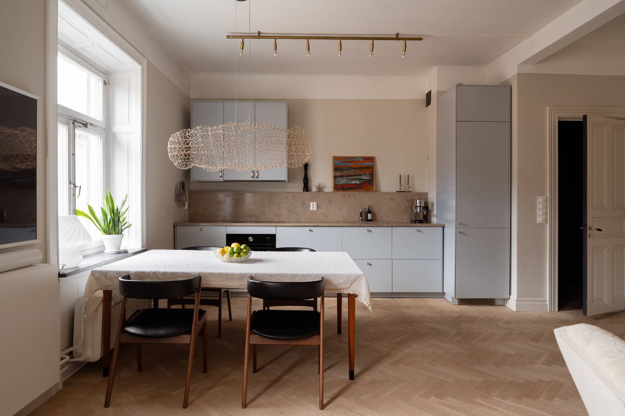 3 rum Lägenhet på Surbrunnsgatan 3, 4/4 tr Östermalm Stockholms kommun - bild 2