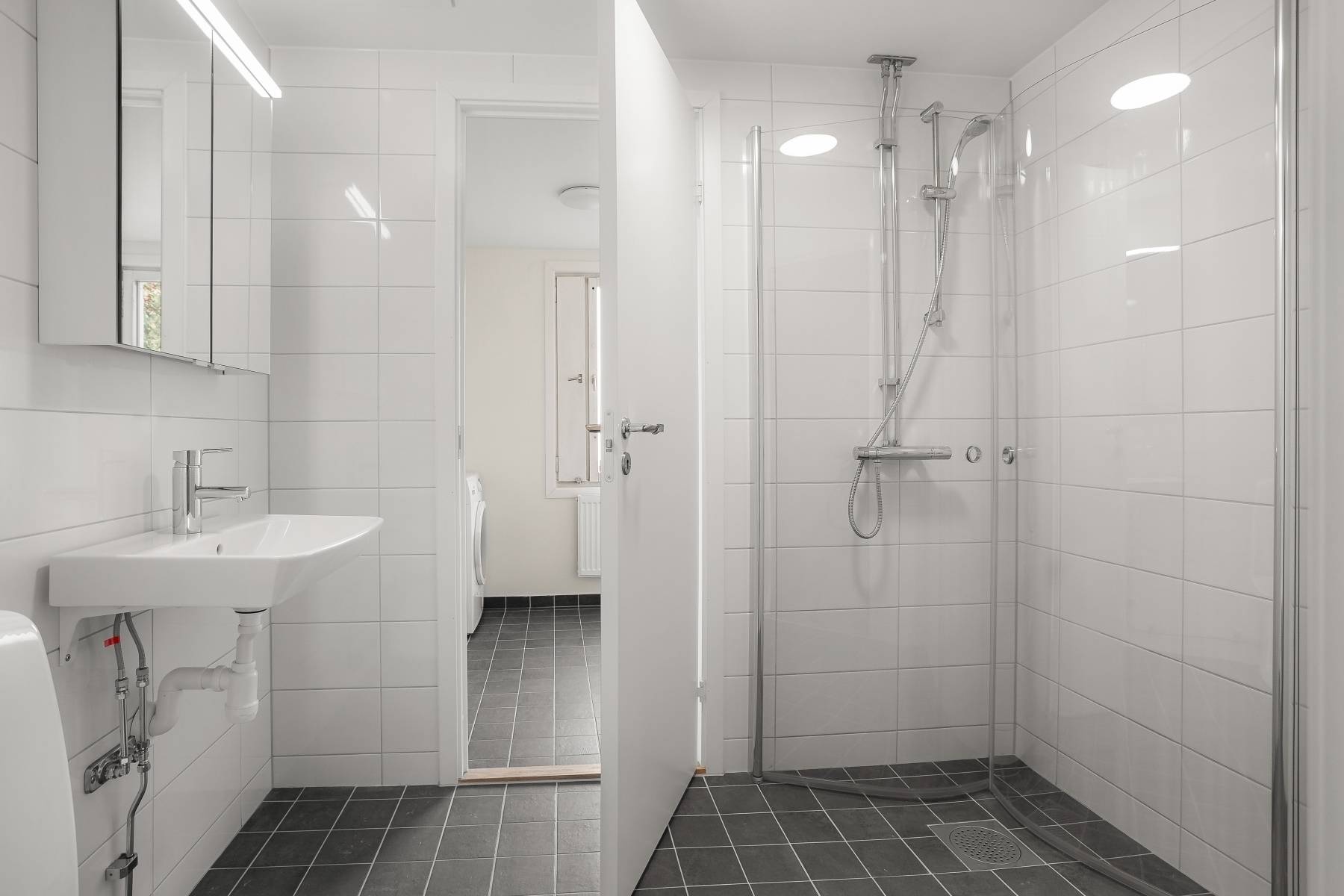 5 rum lägenhet på Rönnbärsvägen 23, markplan Tibble, Upplands-Bro kommun - bild 3