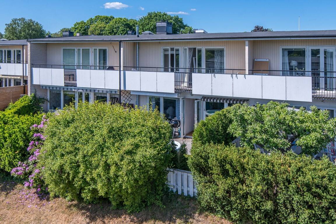 4 rum Par-/kedje-/radhus på Jordbrogatan 43 Skarphagen Norrköpings kommun - bild 2