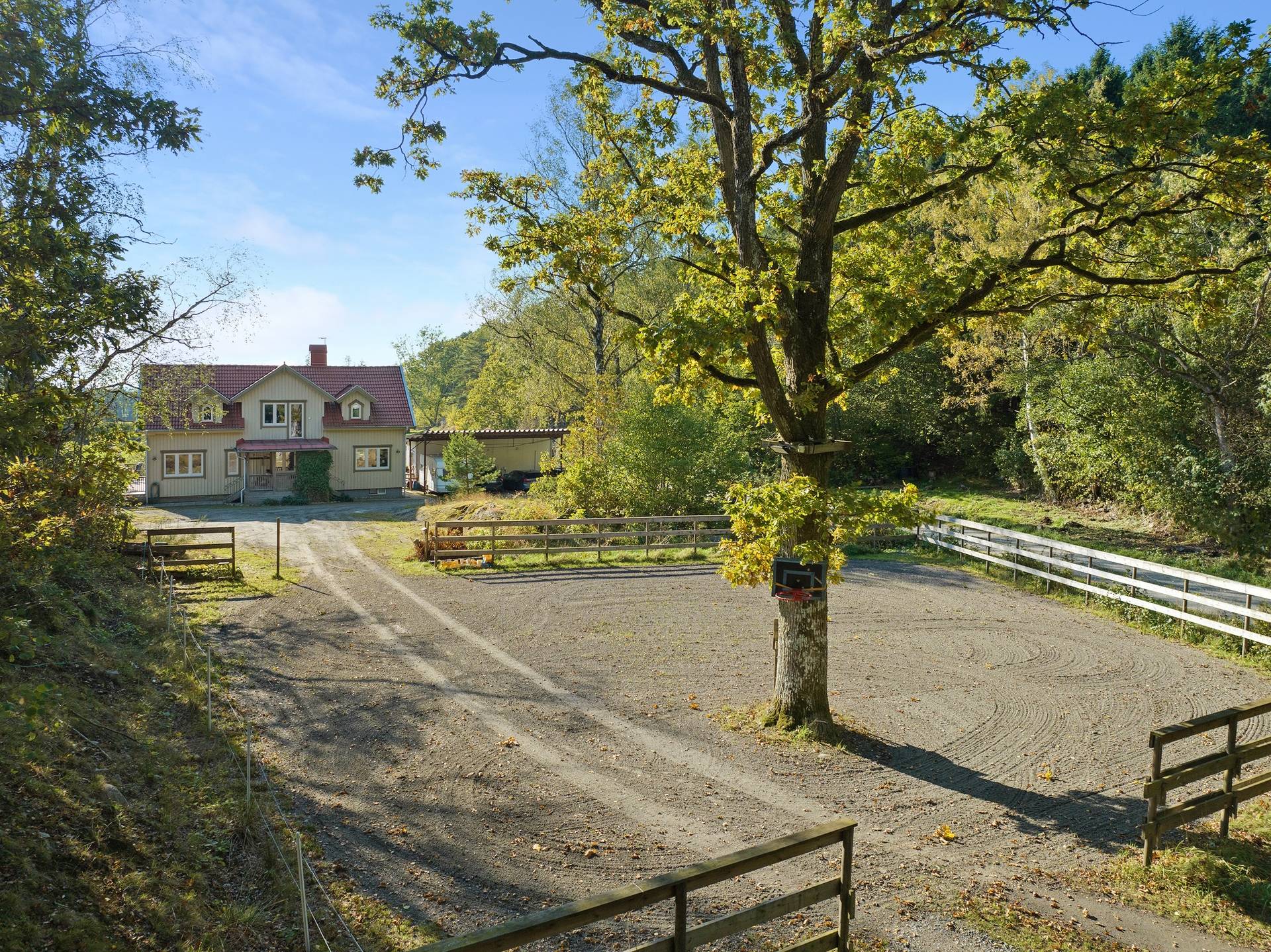 7 rum gård utan jordbruk på Skogen 130 Kareby, Kungälvs kommun - bild 1