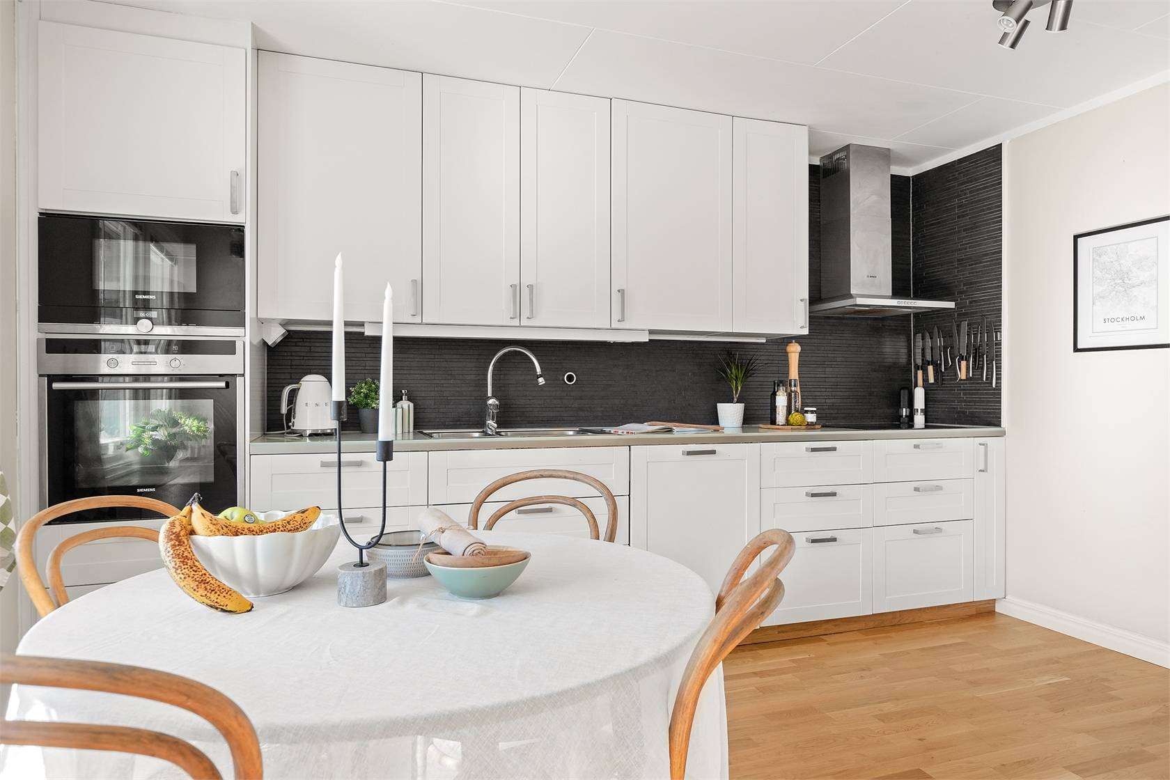 5 rum radhus på Blomsterkungsvägen 142 Hässelby Norra Villastad, Stockholms kommun - bild 2
