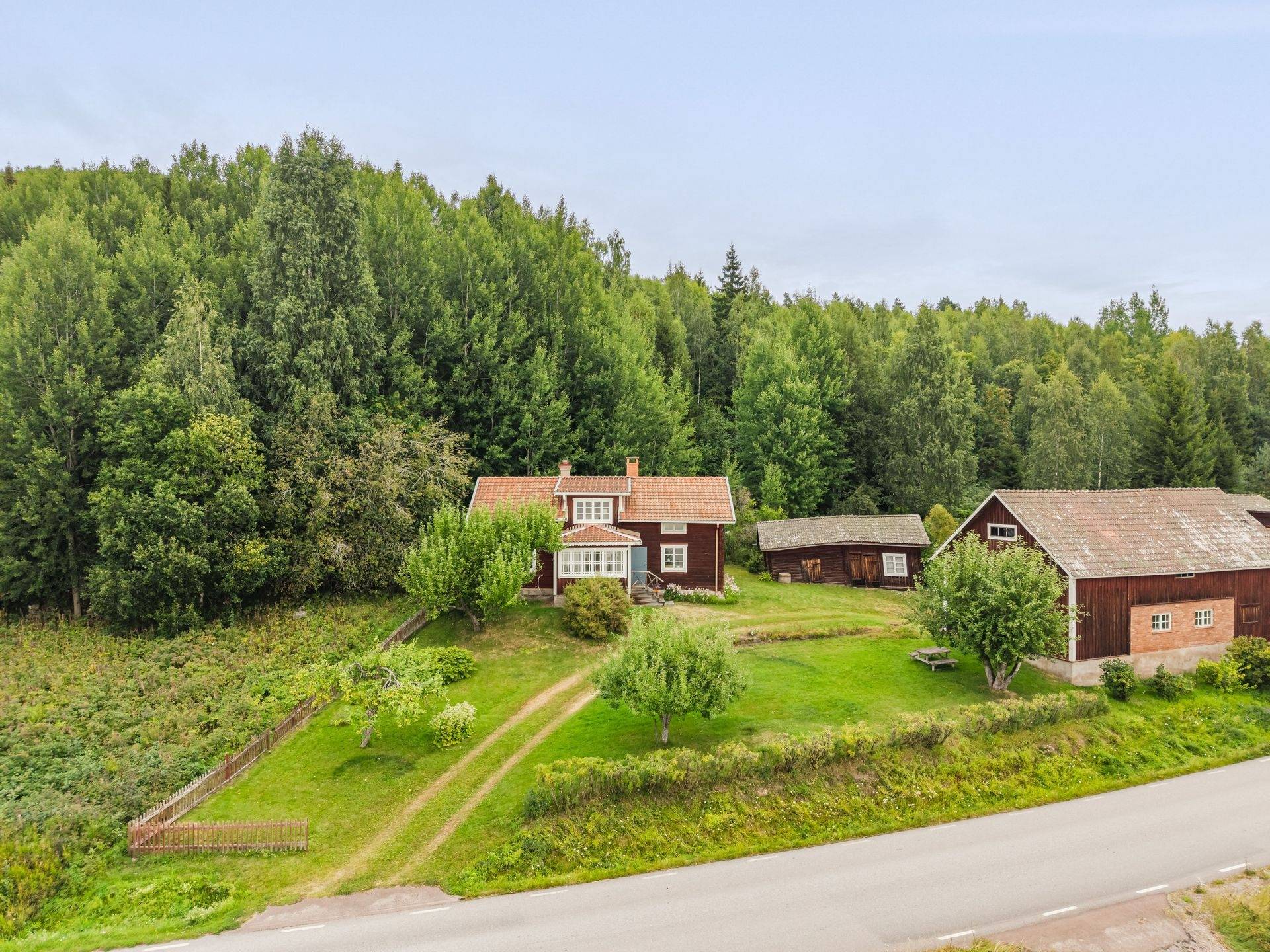 4 rum Gård/skog på Berg Rönnäsvägen 61 Leksand Leksands kommun - bild 3