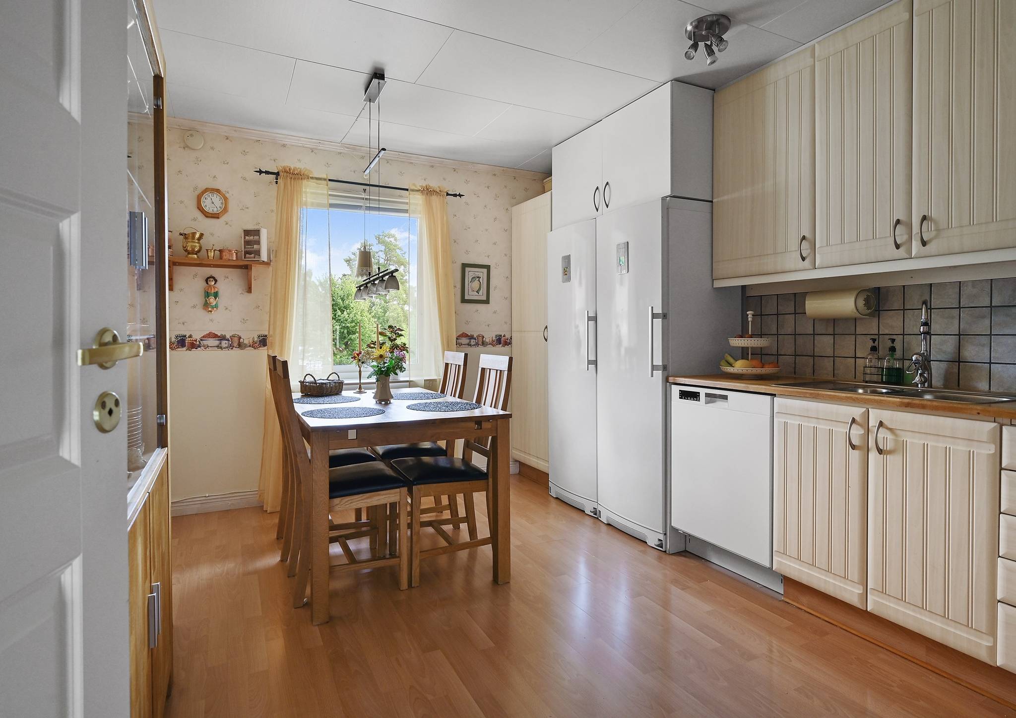 4 rum Radhus på Tetorpsvägen 183 Centralt Upplands Väsby kommun - bild 4