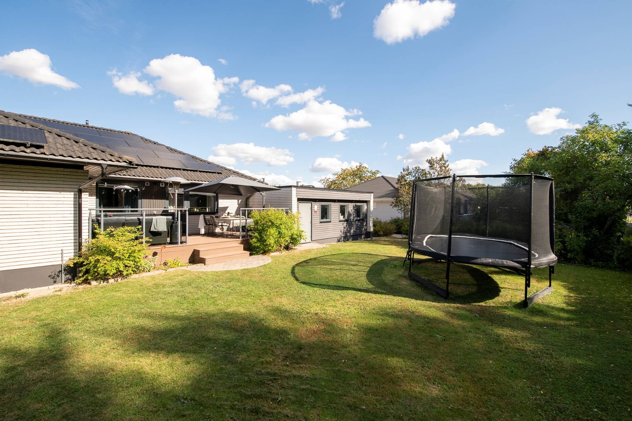 7 rum Villa på Höjdhoppargatan 12 Rönnby Västerås kommun - bild 44