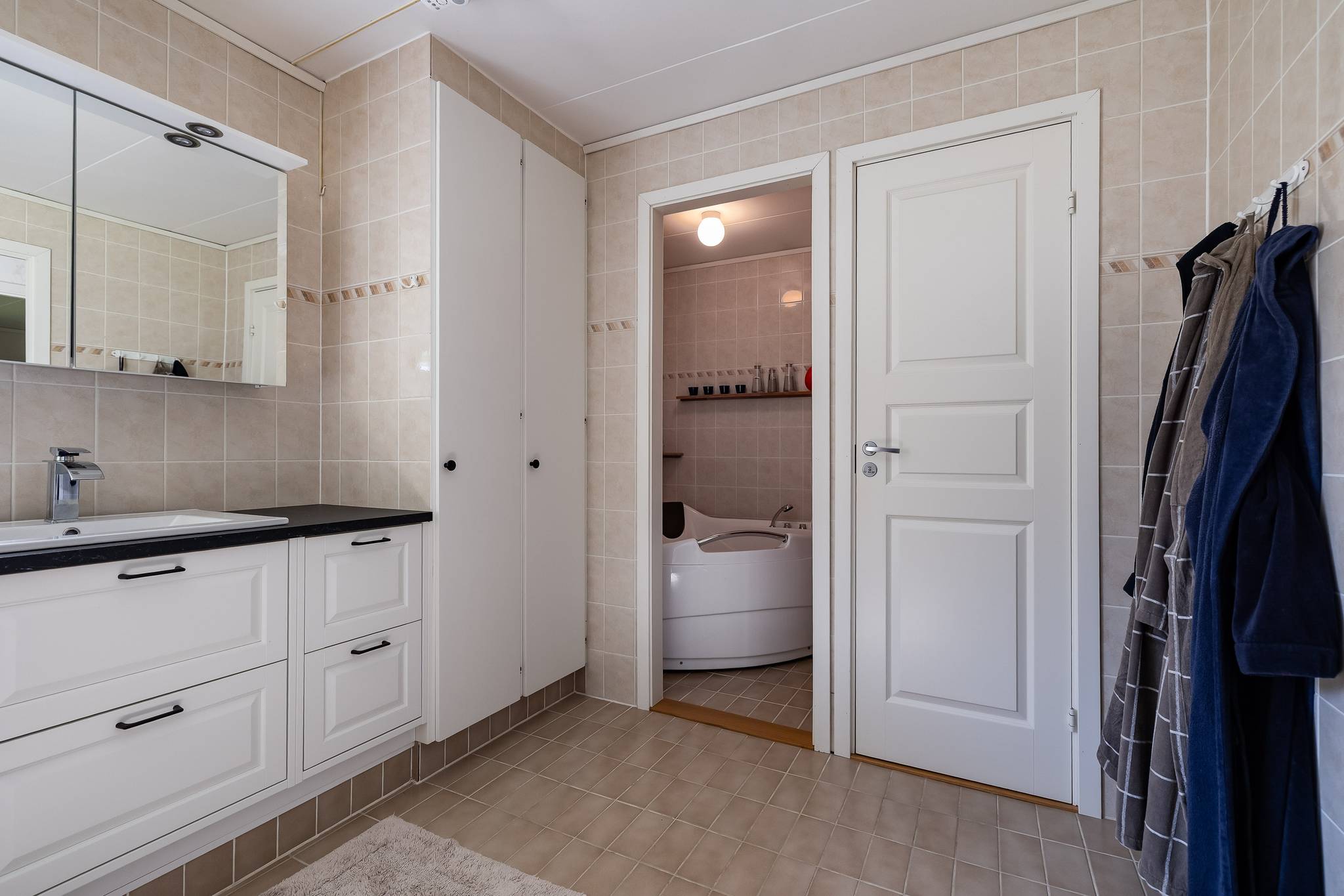 252 m² Villa på Asplundavägen 5 Adolfsberg Örebro kommun - bild 16