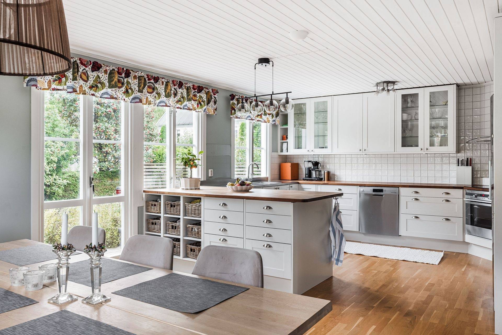 7 rum Villa på Angantyrvägen 27A Djursholm Danderyds kommun - bild 2