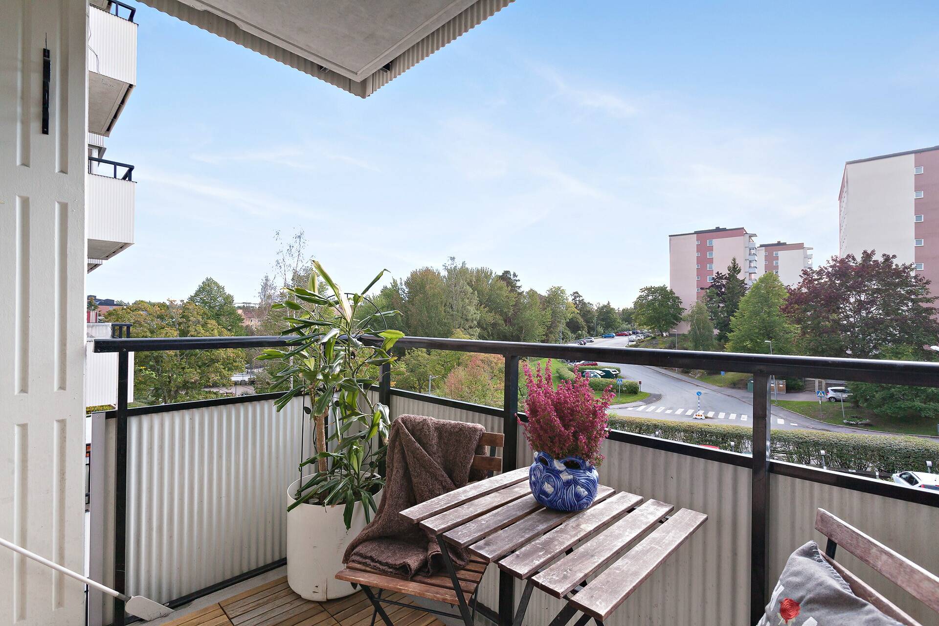 3 rum lägenhet på Flintlåsvägen 16 Edsberg, Sollentuna kommun - bild 2